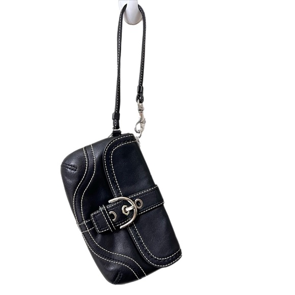 Vintage Authentic Coach Black Leather Buckle Wristlet Clutch Y2K - Picture 4 of 5